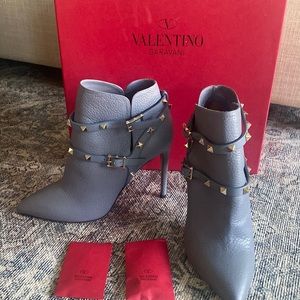 *NEW* Valentino Garavani Rockstud 100m ankle boot